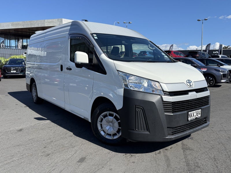 2021 Toyota Hiace ZX PVN 2.8 Diesel Turbo Autom... image 4