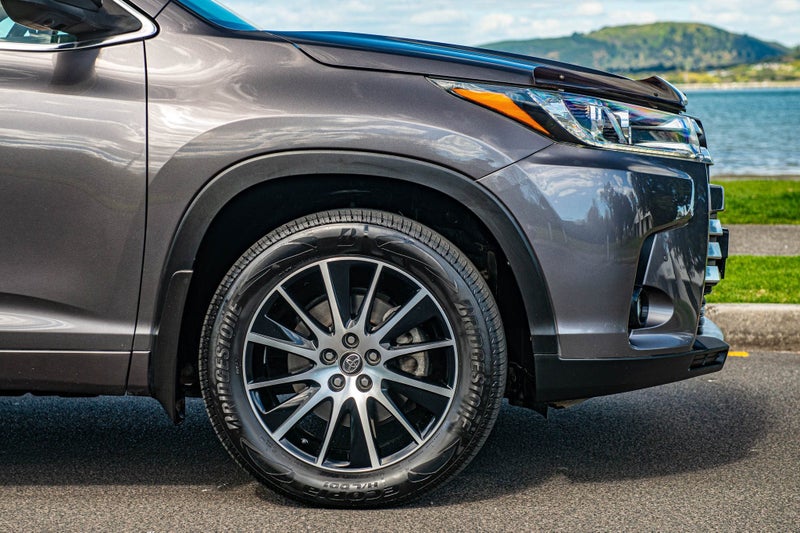 2021 Toyota Highlander Limited 3.5P 8AT AWD image 3