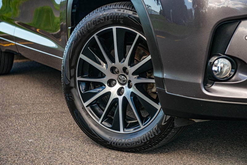 2021 Toyota Highlander Limited 3.5P 8AT AWD image 4