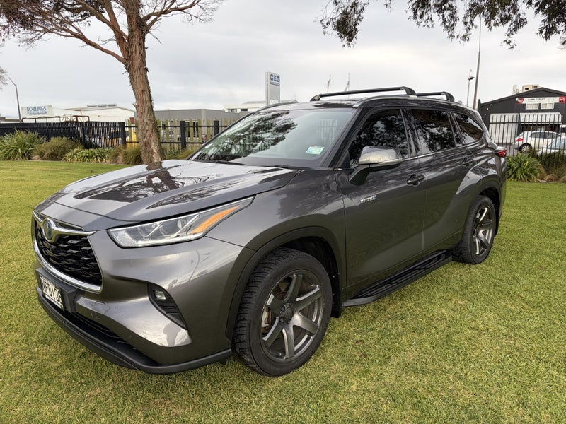 2021 Toyota Highlander Limited ZR 2.5 Hybrid image 3