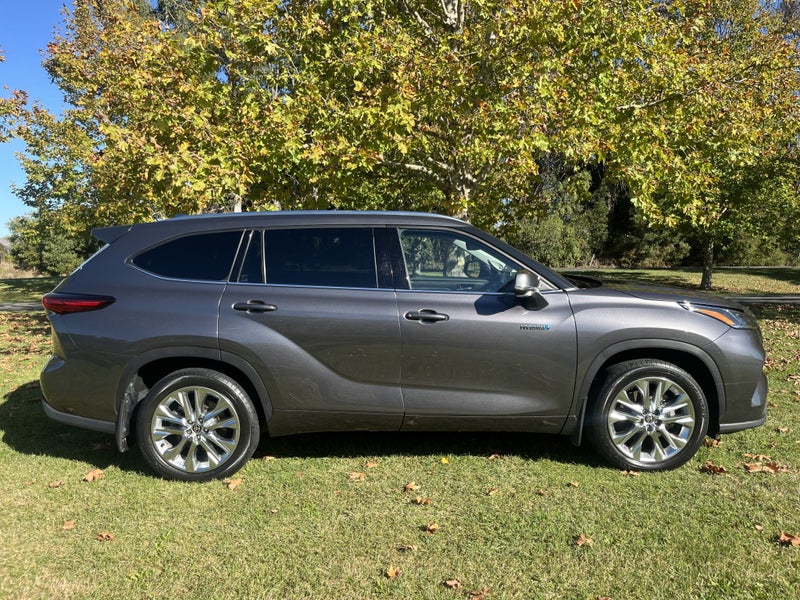 2021 Toyota Highlander Limited ZR 2.5P HV ECVT... image 3