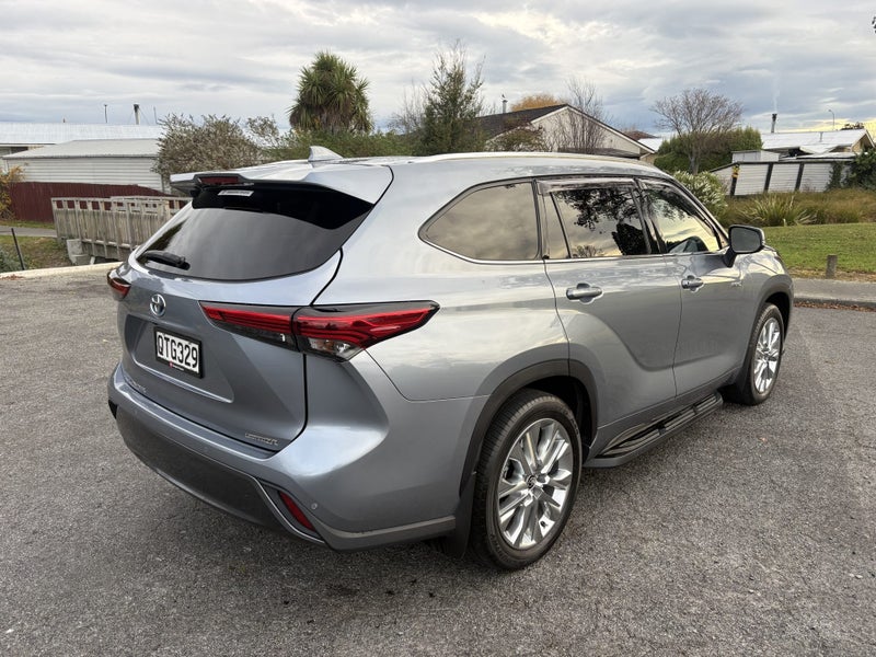 2021 Toyota Highlander Limited ZR 2.5P HV ECVT... image 5