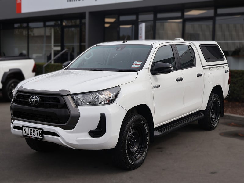 2021 Toyota Hilux SR 2.8Deisel Auto 4WD image 3