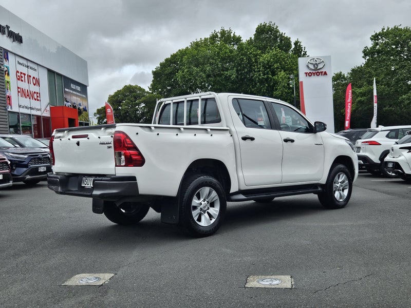 2021 Toyota Hilux SR 2.8DT 2WD image 3