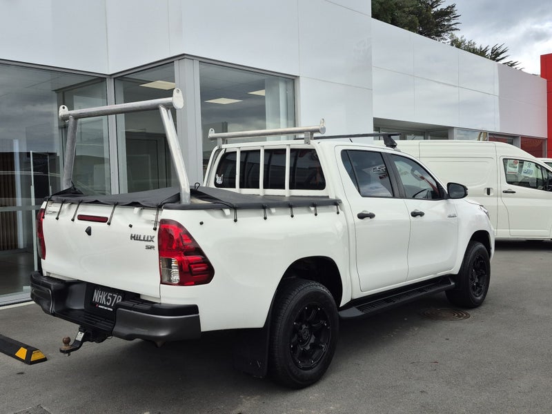 2021 Toyota Hilux SR 2.8DT 2WD Manual image 3