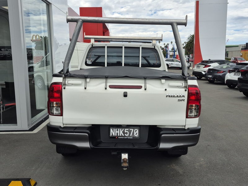 2021 Toyota Hilux SR 2.8DT 2WD Manual image 4