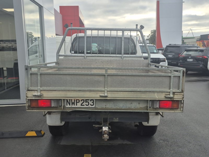 2021 Toyota Hilux SR 2.8DT 4WD 6M image 4