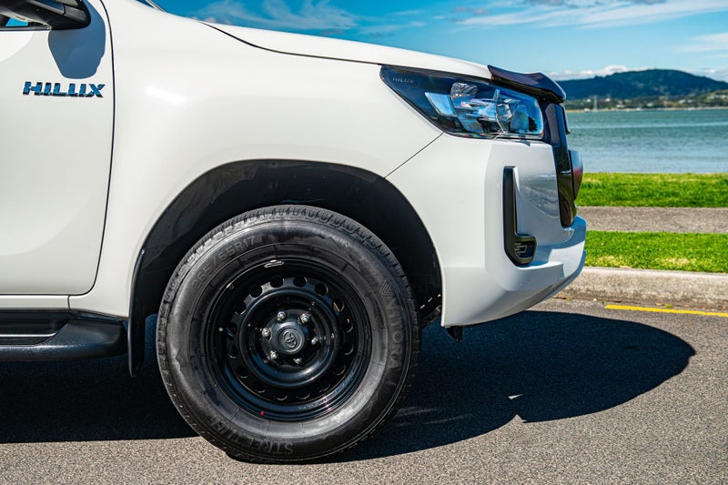 2021 Toyota Hilux SR 2.8DT 6AT 2WD image 3