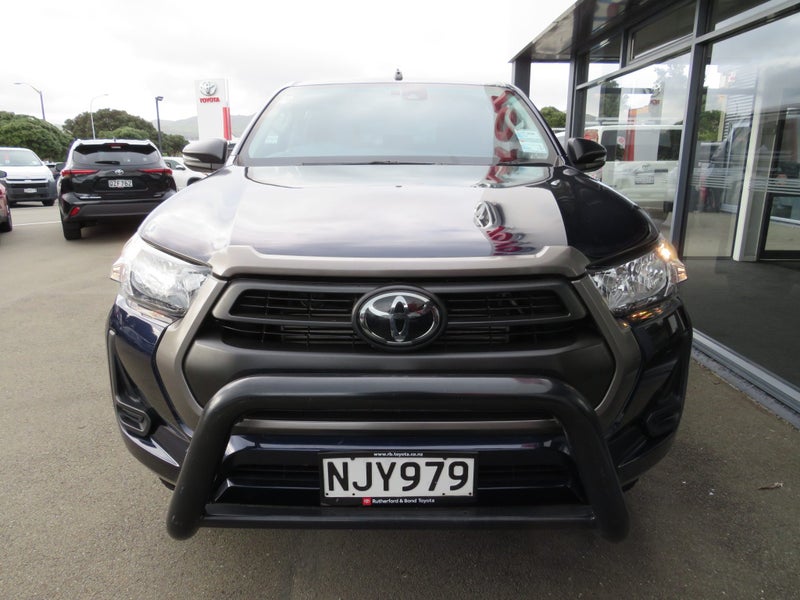 2021 Toyota Hilux SR 2.8DT 6AT 2WD image 3