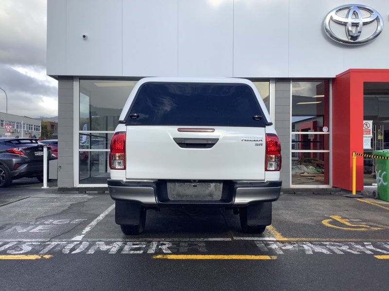 2021 Toyota Hilux SR 2.8DT 6AT 2WD ECW Extra Cab image 4