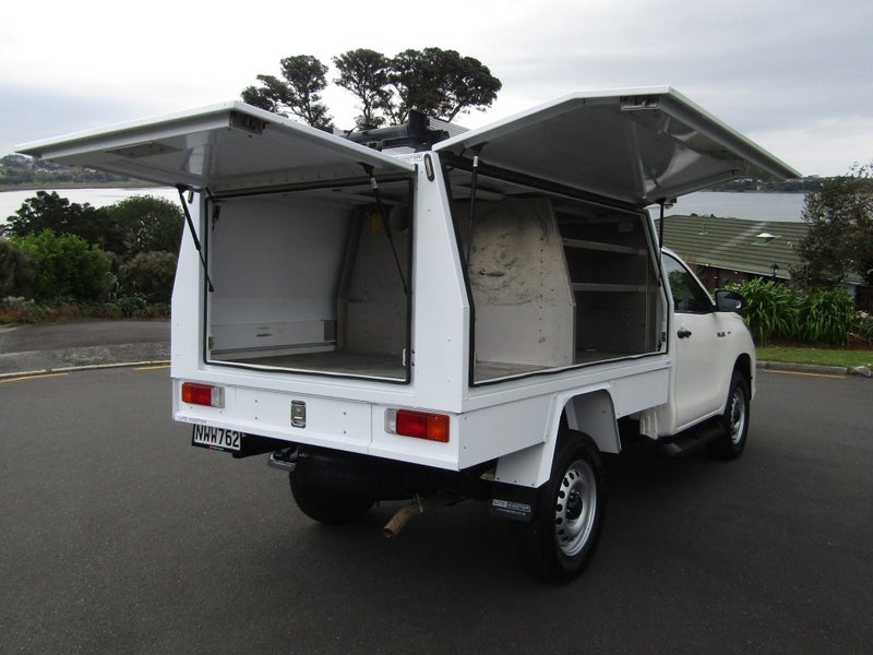 2021 Toyota Hilux SR 2.8DT 6AT 4WD image 4