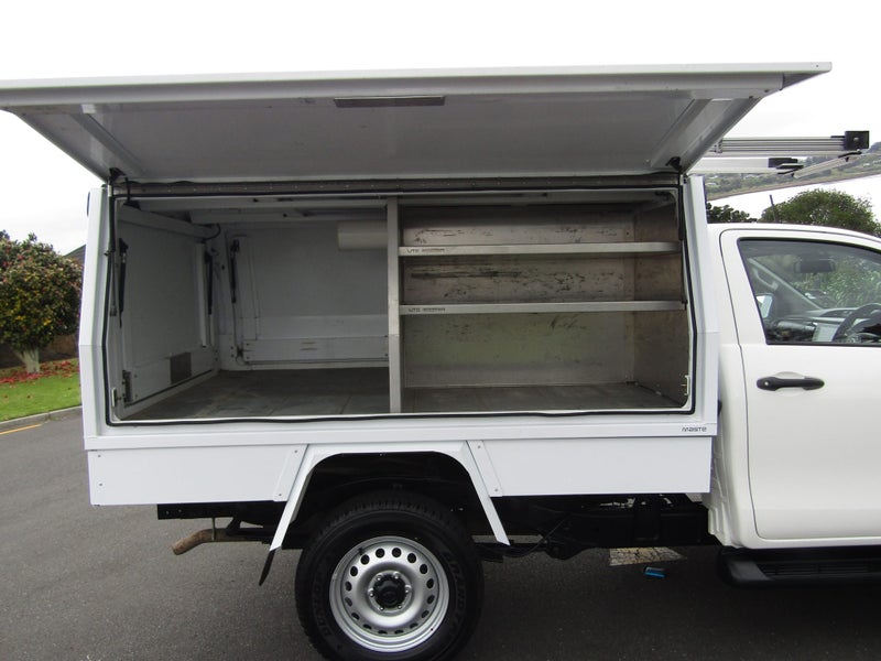 2021 Toyota Hilux SR 2.8DT 6AT 4WD image 5