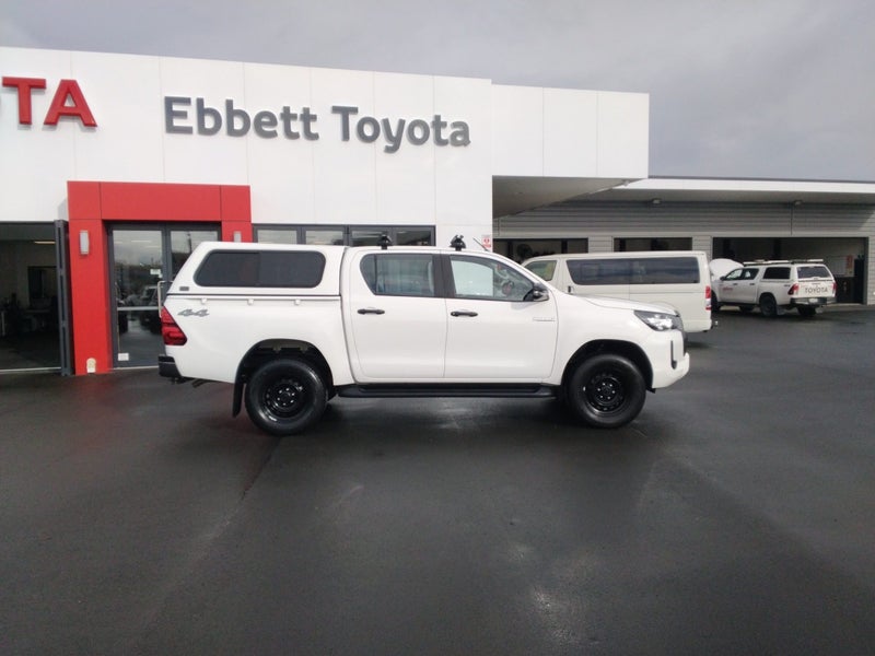 2021 Toyota Hilux SR 2.8DT 6AT 4WD DCW/4D/5S (J... image 2