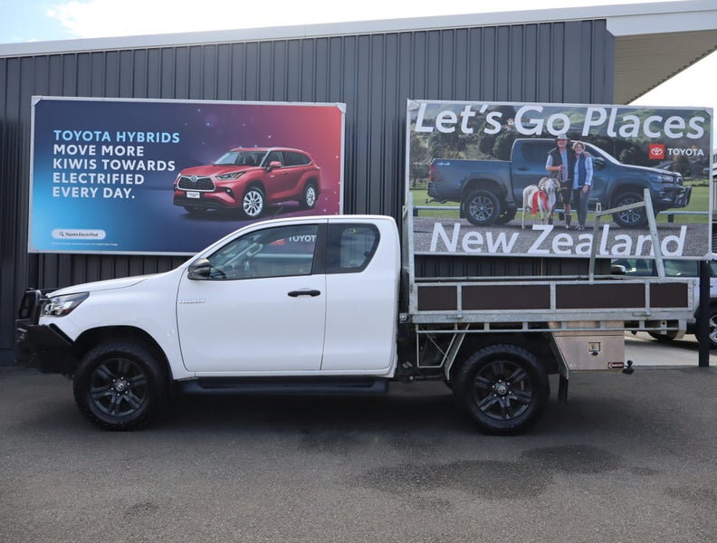 2021 Toyota Hilux SR 2.8DT 6AT 4WD ECC/4D/4S image 3