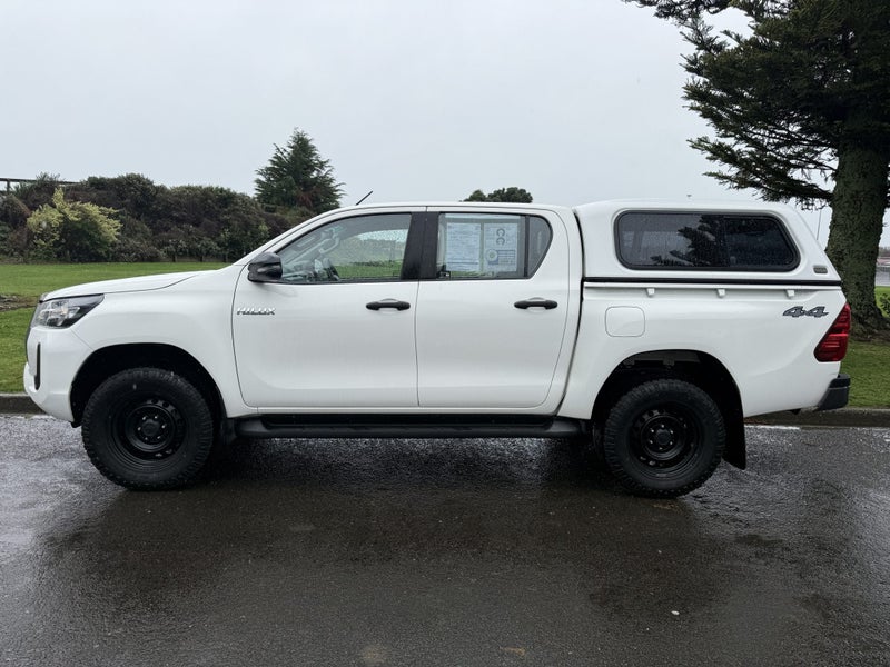2021 Toyota Hilux SR 2.8DT Automatic 4WD Double... image 2