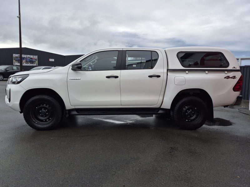 2021 Toyota Hilux SR 2.8DT Automatic 4WD Double... image 5