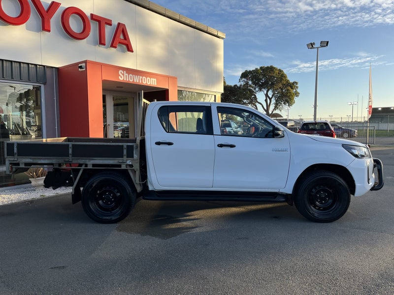 2021 Toyota Hilux SR 2.8DT Automatic 4WD Double... image 2