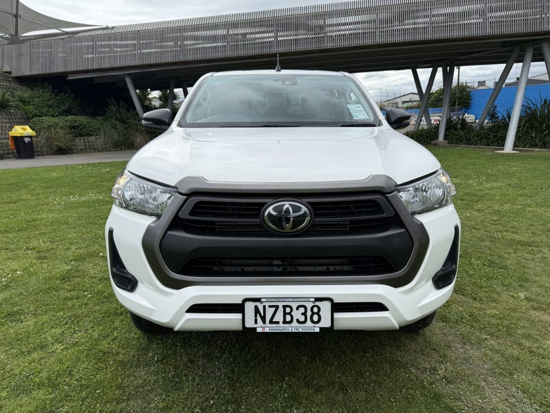 2021 Toyota Hilux SR 2.8DT Automatic 4WD Double... image 2