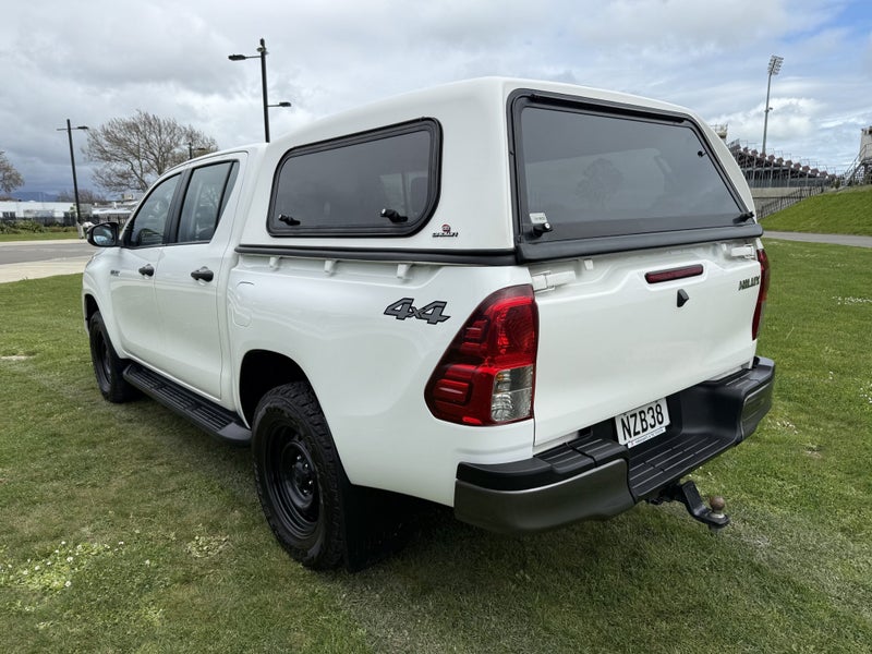 2021 Toyota Hilux SR 2.8DT Automatic 4WD Double... image 5