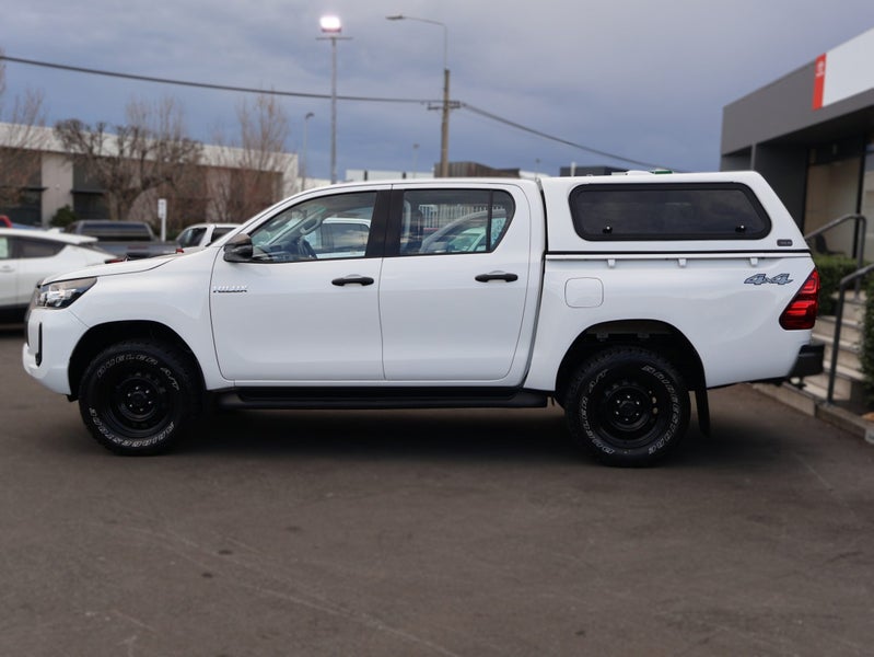 2021 Toyota Hilux SR 2.8L Turbo Diesel 4WD Auto... image 4