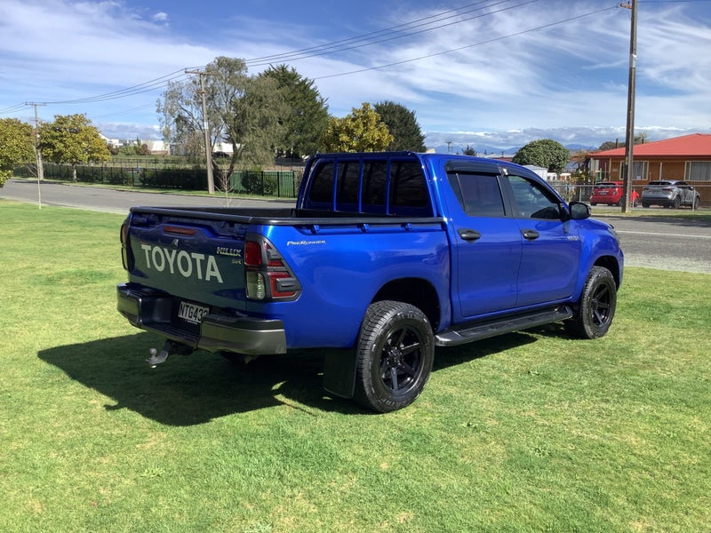 2021 Toyota Hilux SR Double Cab 2.8DT 2WD image 5