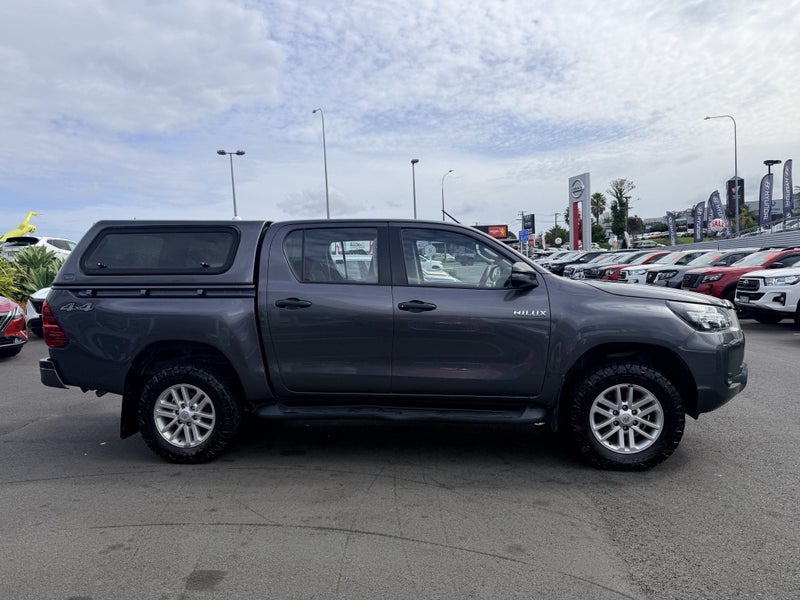 2021 Toyota Hilux SR TD DC 2.8 DIESEL TURBO 4WD image 5