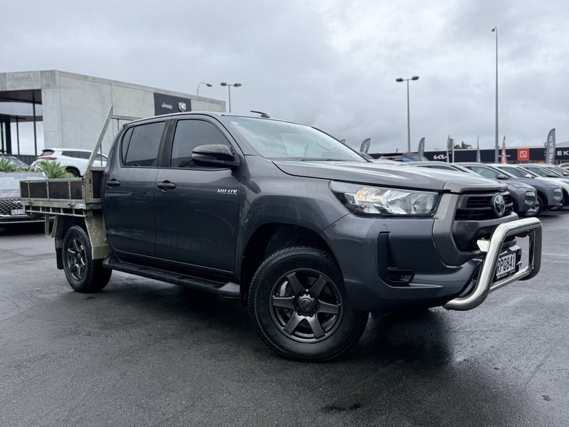 2021 Toyota Hilux SR TD DC/CC 2.8DT image 4