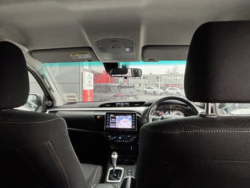 2021 Toyota Hilux SR5 2.8D DIESEL WORKHORSE image 2