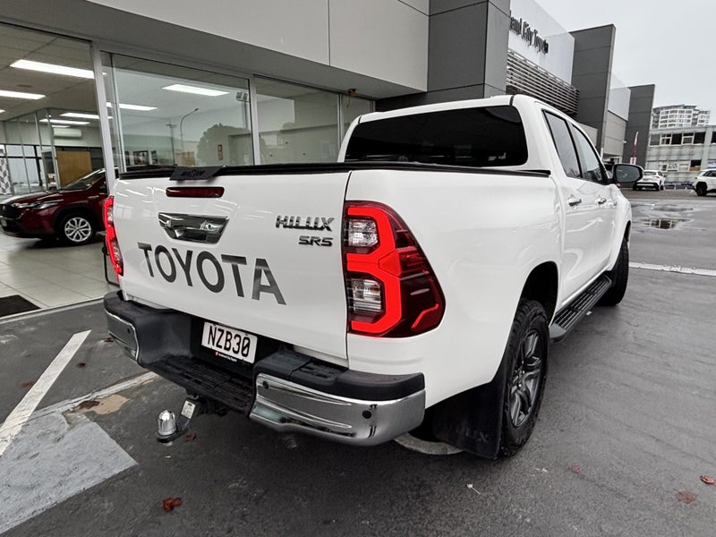2021 Toyota Hilux SR5 2.8D DIESEL WORKHORSE image 3