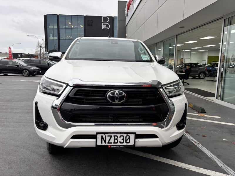2021 Toyota Hilux SR5 2.8D DIESEL WORKHORSE image 4