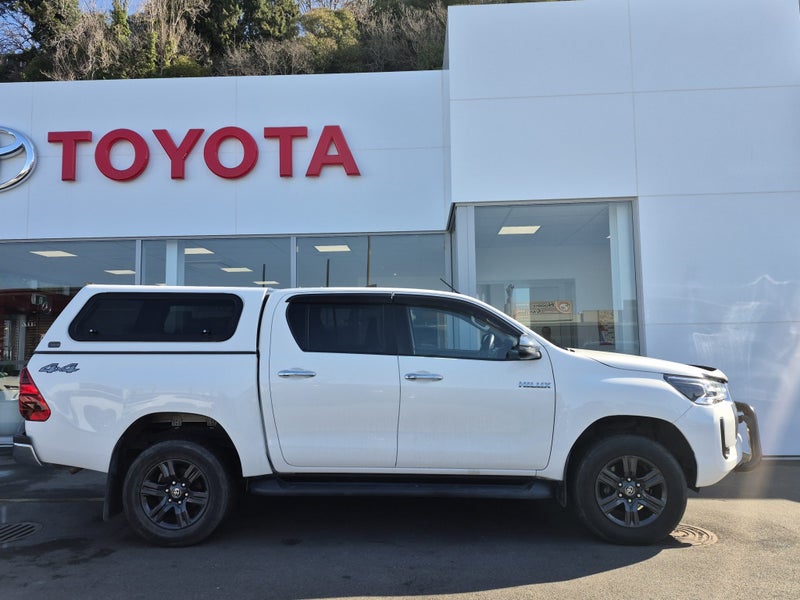 2021 Toyota Hilux SR5 2.8DT 4WD Auto image 3