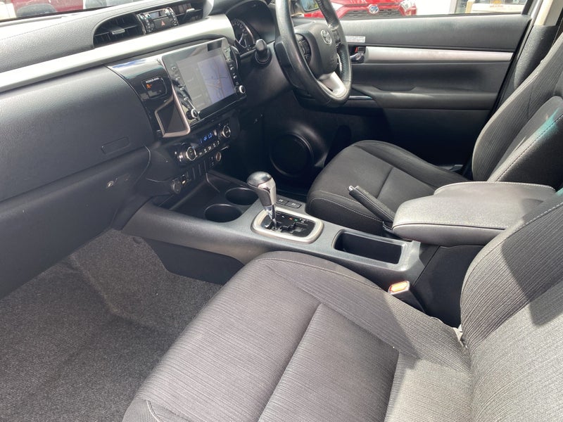 2021 Toyota Hilux SR5 2.8DT 6AT 2WD image 5