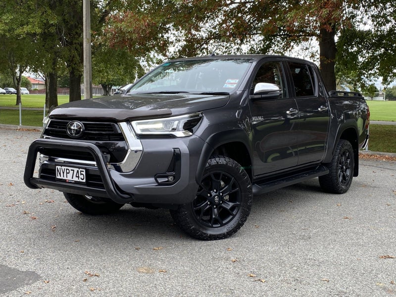 2021 Toyota Hilux SR5 2.8DT 6AT 4WD image 3