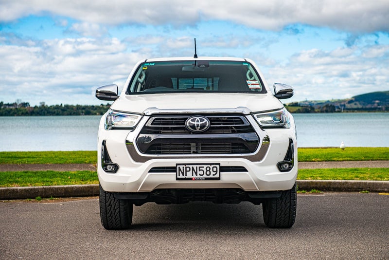 2021 Toyota Hilux SR5 2.8DT 6AT 4WD image 2
