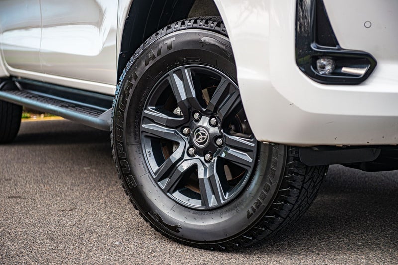 2021 Toyota Hilux SR5 2.8DT 6AT 4WD image 4