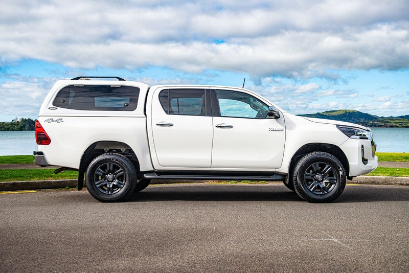 2021 Toyota Hilux SR5 2.8DT 6AT 4WD image 5