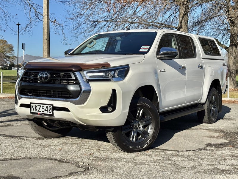 2021 Toyota Hilux SR5 2.8DT 6AT 4WD image 3