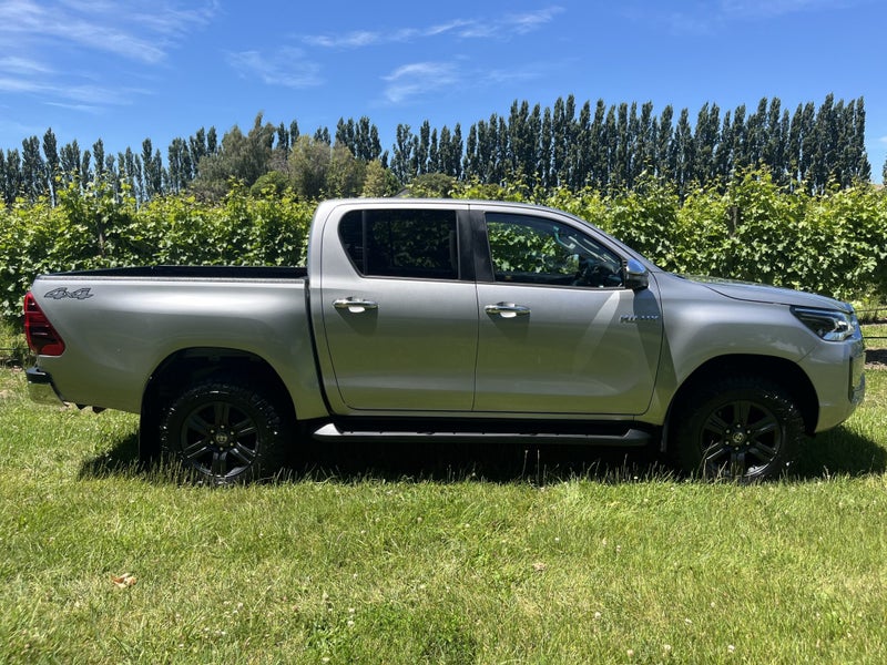 2021 Toyota Hilux SR5 2.8DT 6AT 4WD DCW/4D/5S image 3