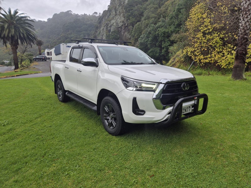 2021 Toyota Hilux SR5 2.8DT 6MT 2WD image 3