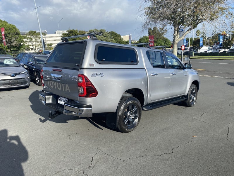 2021 Toyota Hilux SR5 2.8DT 6MT 4WD image 2