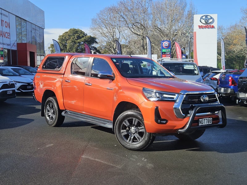 2021 Toyota Hilux SR5 2.8DT 6MT 4WD image 5