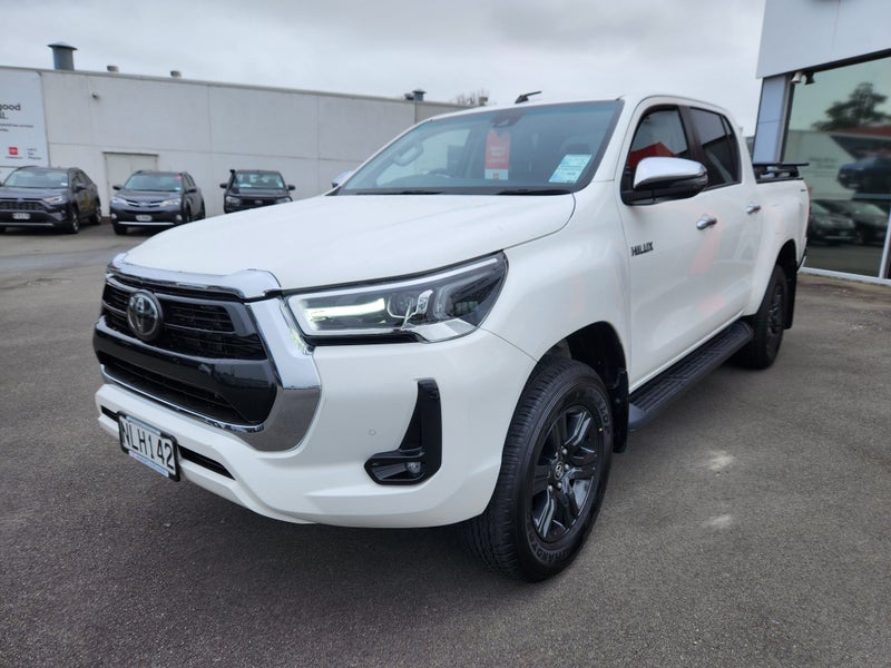 2021 Toyota Hilux SR5 2.8DT Automatic 2WD Doubl... image 3