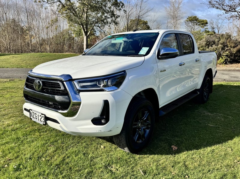 2021 Toyota Hilux SR5 2.8DT Automatic 2WD Doubl... image 3
