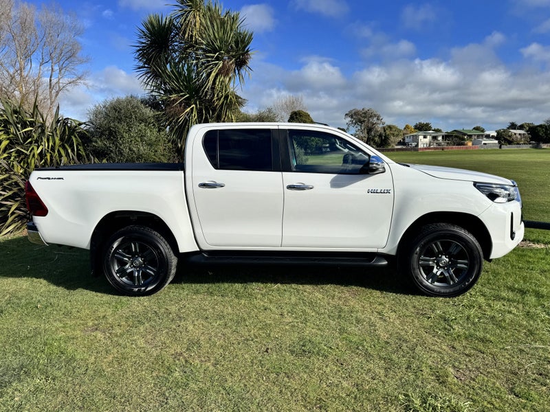 2021 Toyota Hilux SR5 2.8DT Automatic 2WD Doubl... image 5