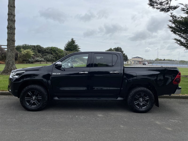 2021 Toyota Hilux SR5 2.8DT Automatic 4WD Doubl... image 2
