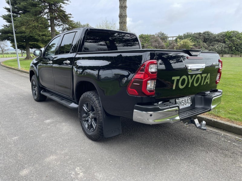 2021 Toyota Hilux SR5 2.8DT Automatic 4WD Doubl... image 3