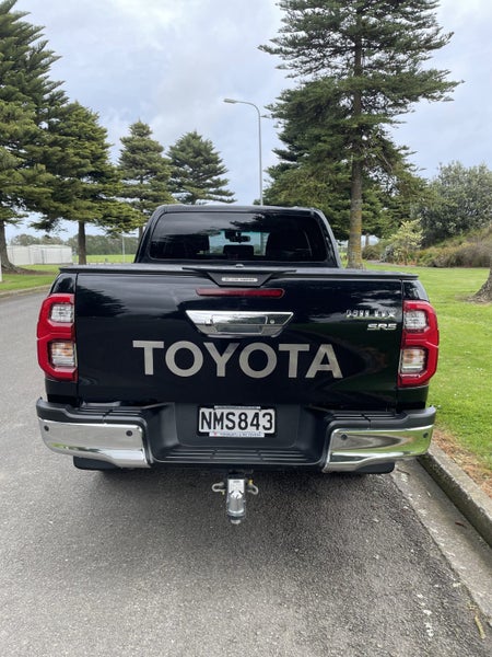 2021 Toyota Hilux SR5 2.8DT Automatic 4WD Doubl... image 5