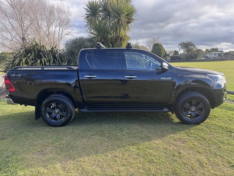 2021 Toyota Hilux SR5 2.8DT Automatic 4WD Doubl... image 5