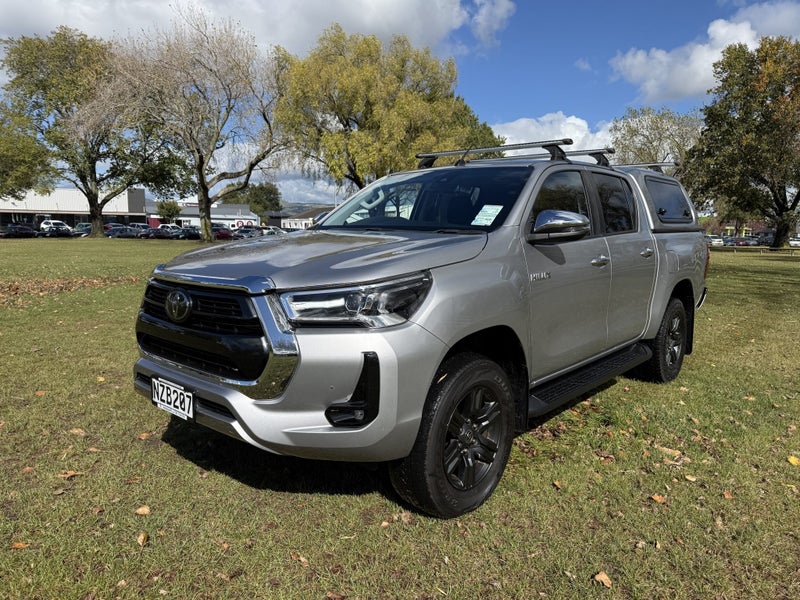 2021 Toyota Hilux SR5 2.8DT Automatic 4WD Doubl... image 3