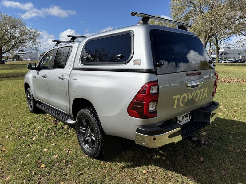 2021 Toyota Hilux SR5 2.8DT Automatic 4WD Doubl... image 5